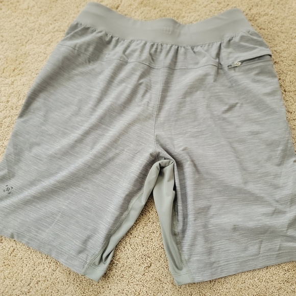 Lululemon T.H.E. Short *Linerless 9" M - Picture 7 of 9